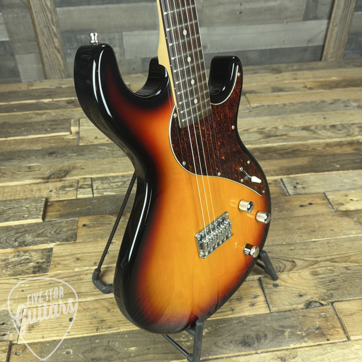 Pre-Owned Line 6 Variax 500 - Sunburst with Gigbag