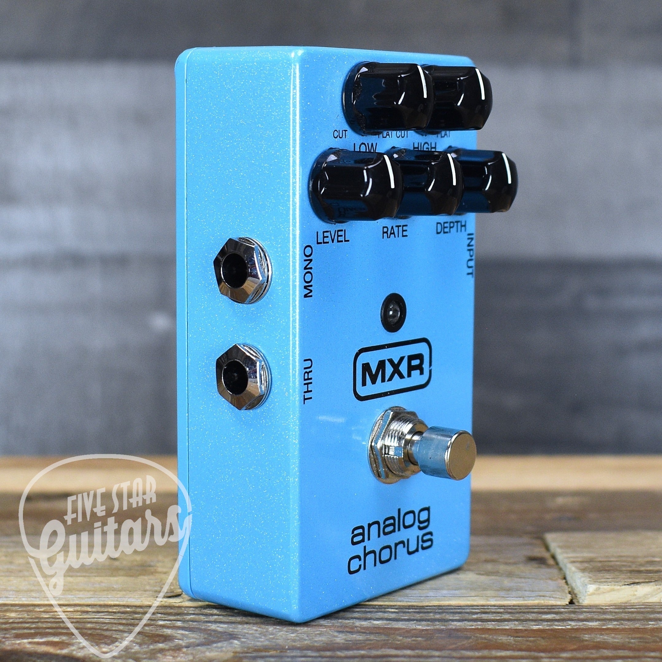 Pre-Owned MXR Analog Chorus – Five Star Guitars
