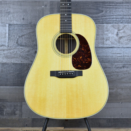 Pre-Owned Martin D-28 with Hard Shell Case