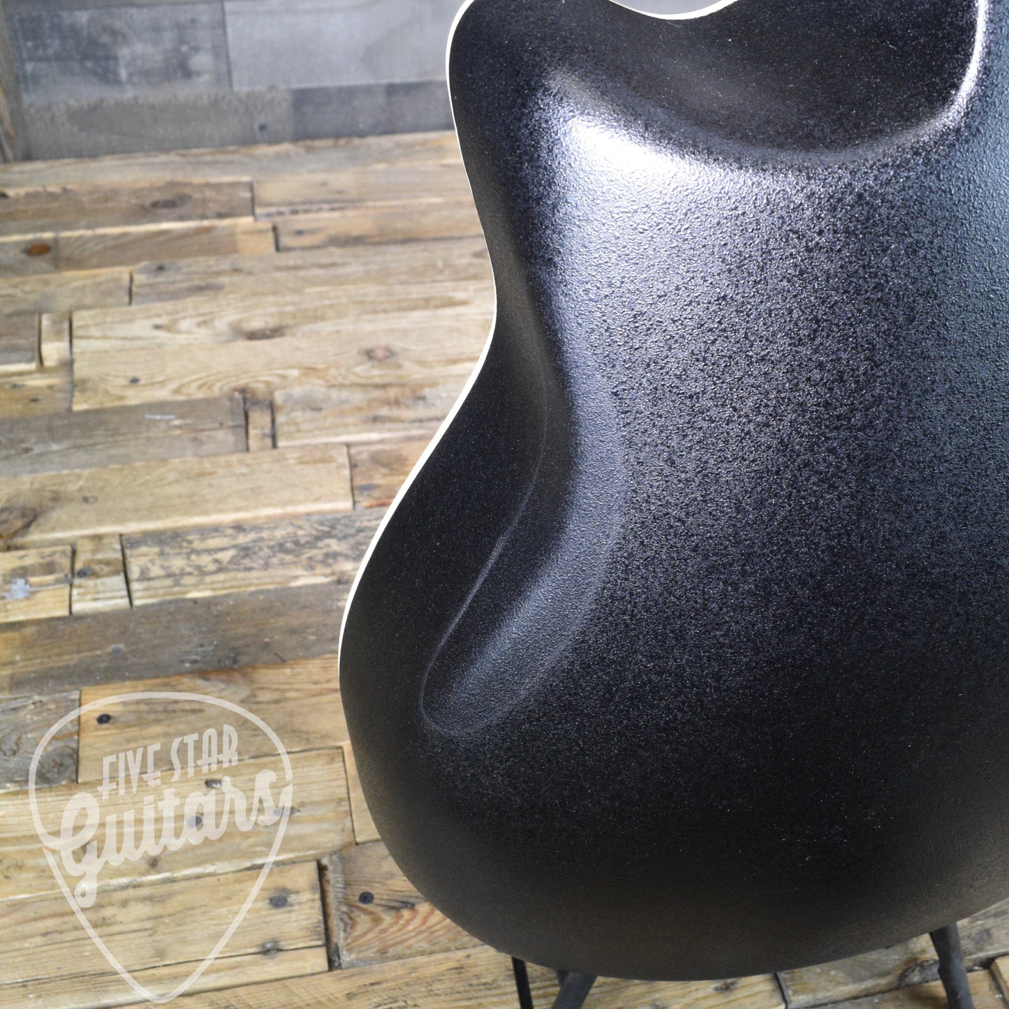 Pre-Owned Ovation 1769 ADII Al DiMeola - Black with Hard Shell Case