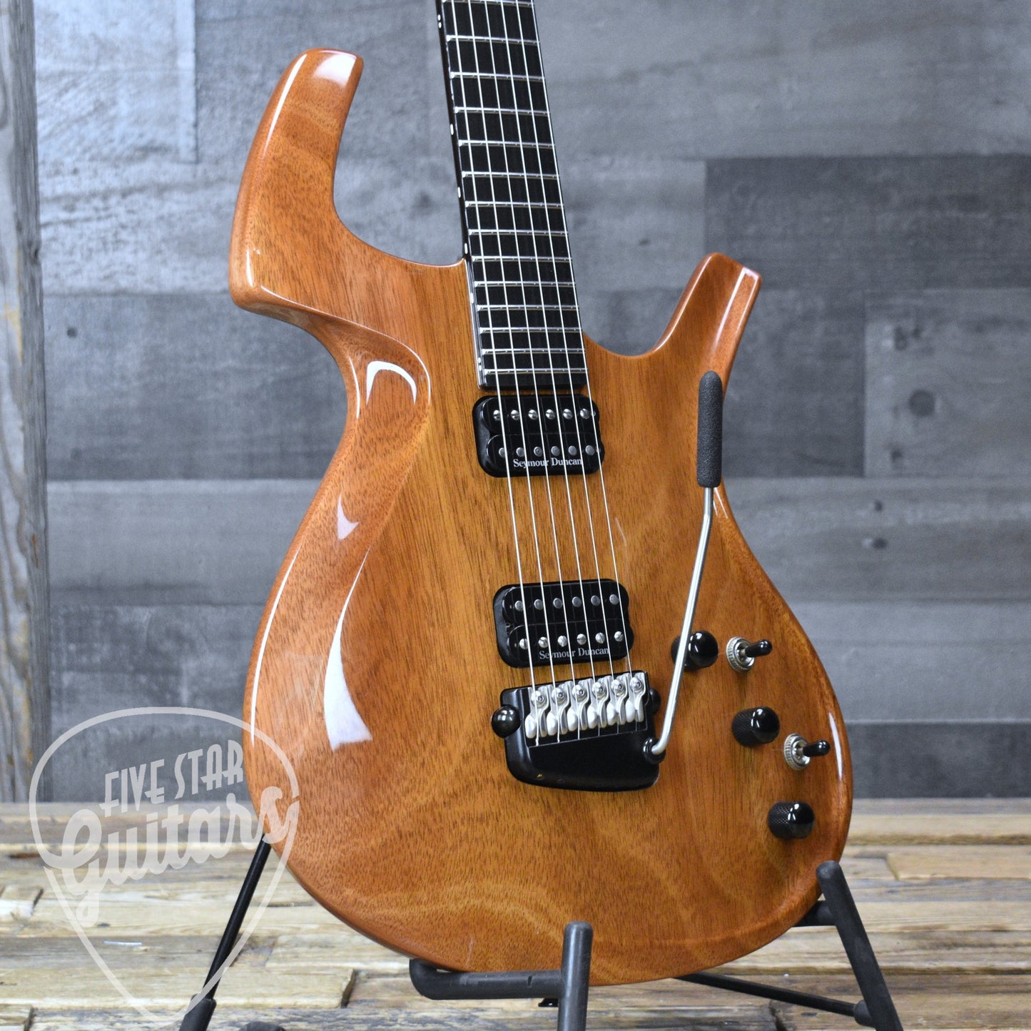 Pre-Owned Parker Fly Mojo- Natural Mahogany with Hardshell Case