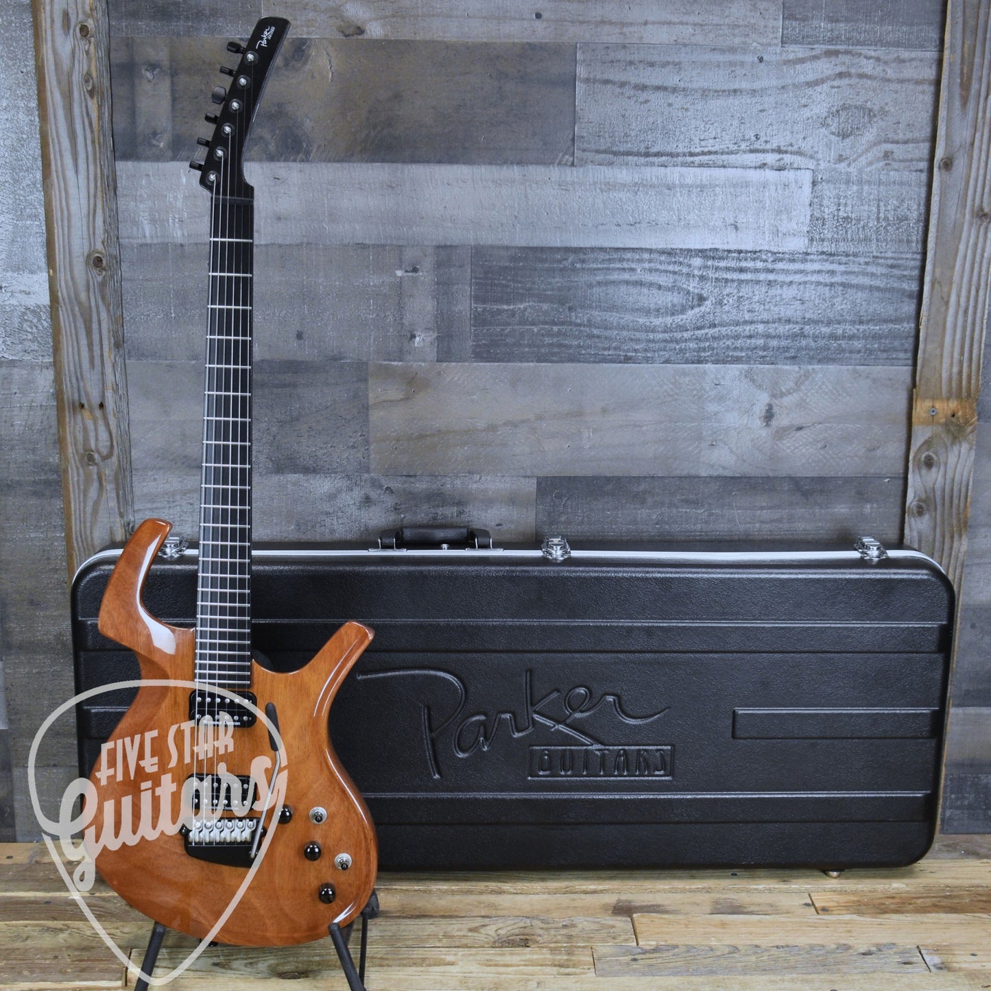 Pre-Owned Parker Fly Mojo- Natural Mahogany with Hardshell Case