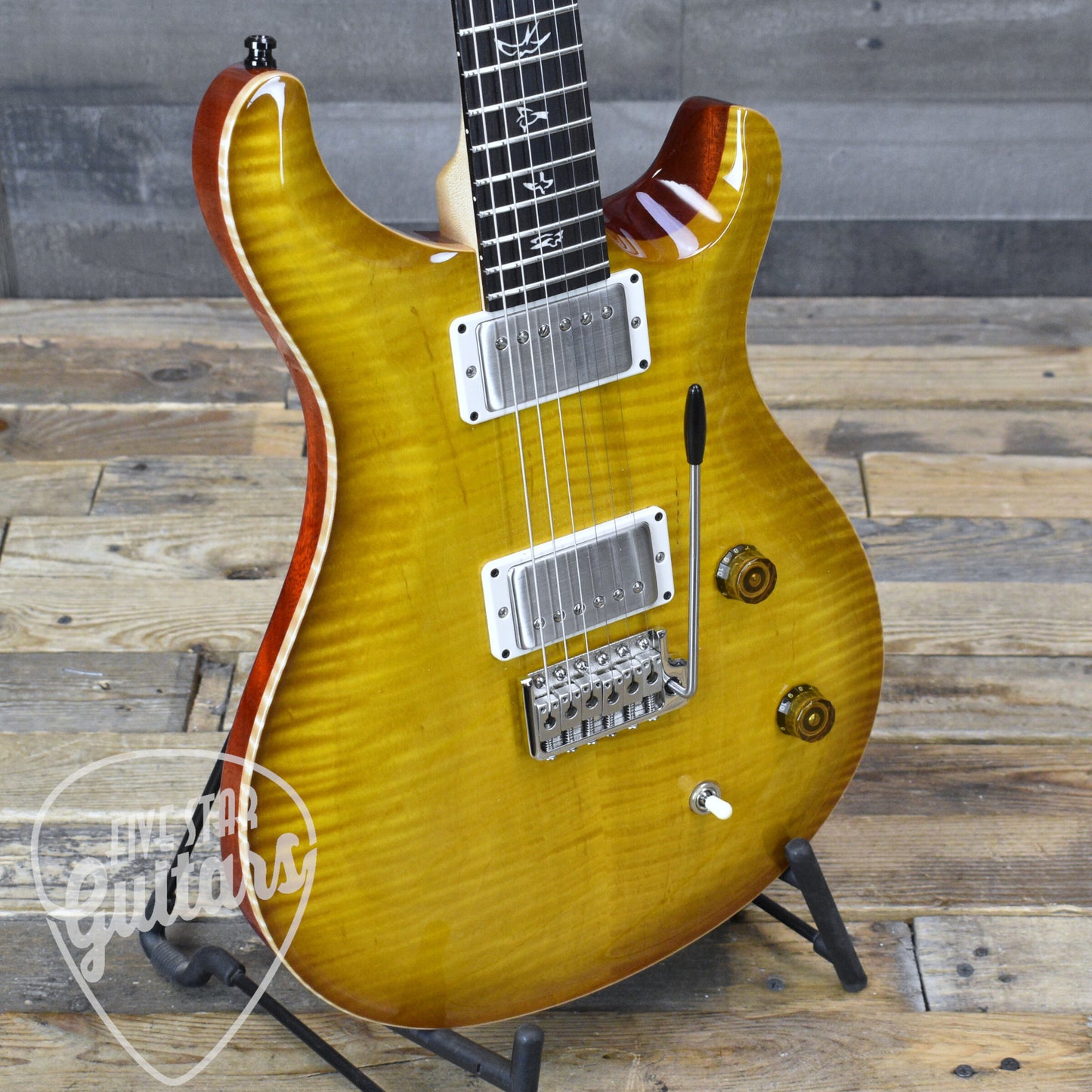 Pre-Owned Paul Reed Smith CE-22 Limited Edition - McCarty Sunburst with Hardshell Case