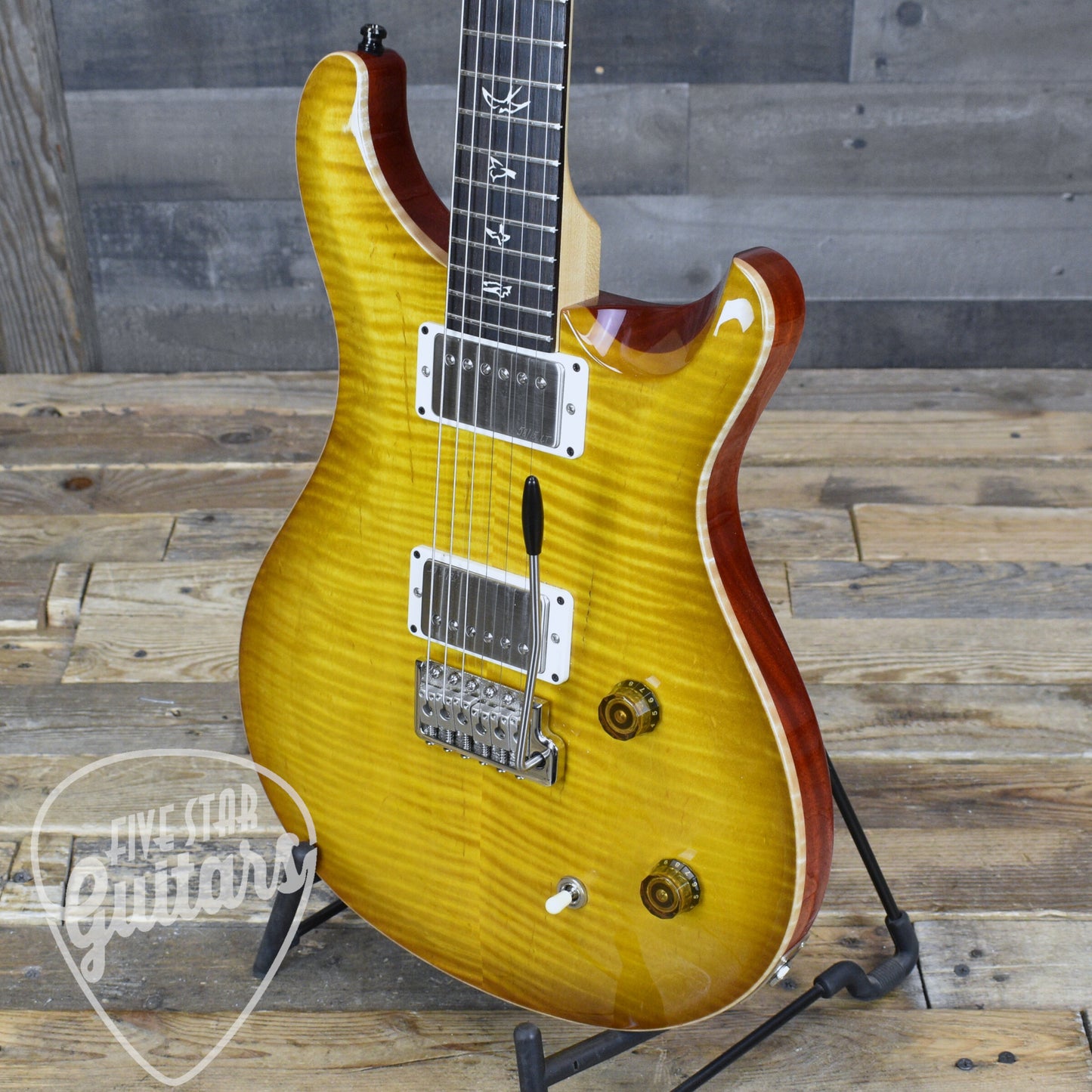 Pre-Owned Paul Reed Smith CE-22 Limited Edition - McCarty Sunburst with Hardshell Case