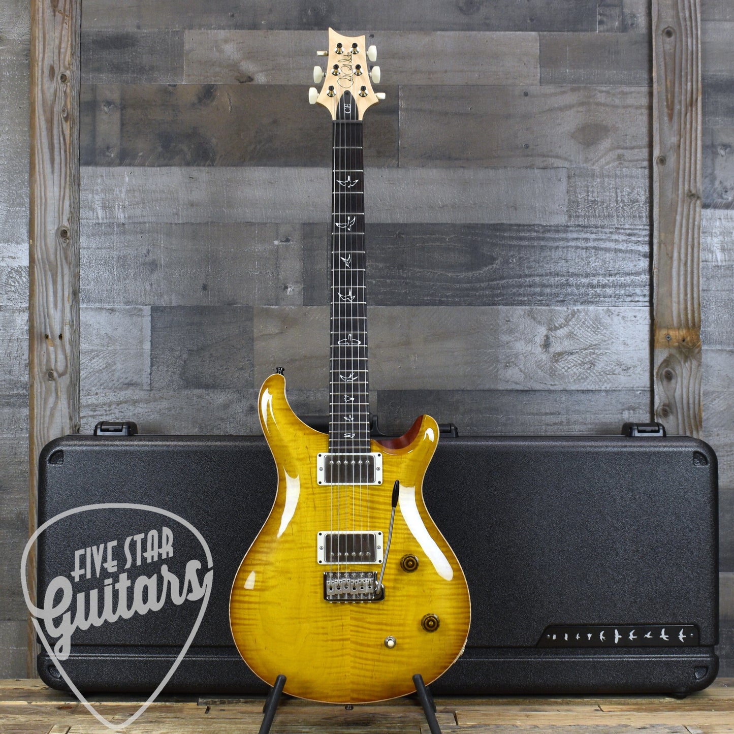 Pre-Owned Paul Reed Smith CE-22 Limited Edition - McCarty Sunburst with Hardshell Case