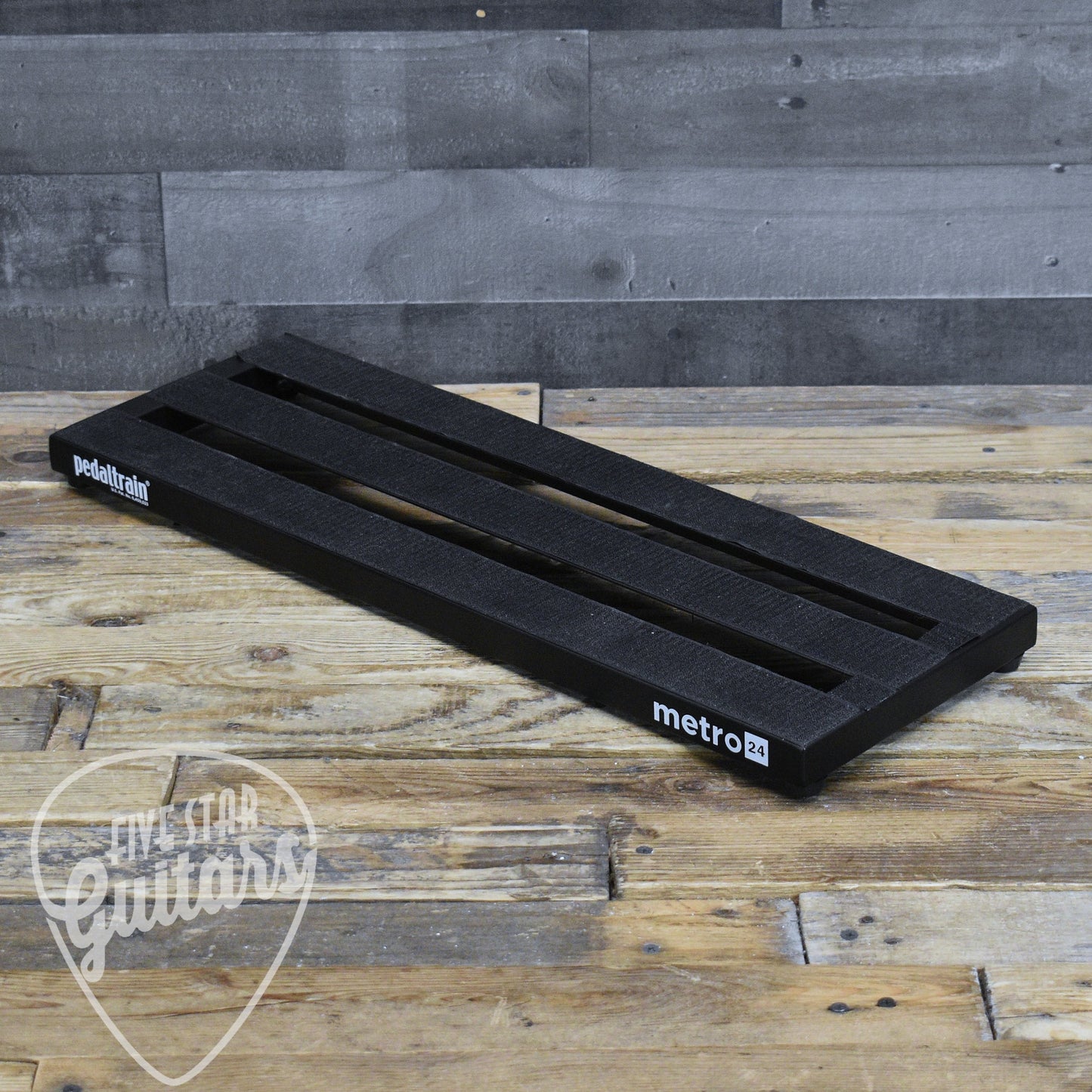 Pre-Owned Pedaltrain Metro 24 - with Soft Case