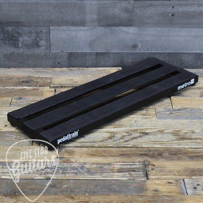 Pre-Owned Pedaltrain Metro 24 - with Soft Case