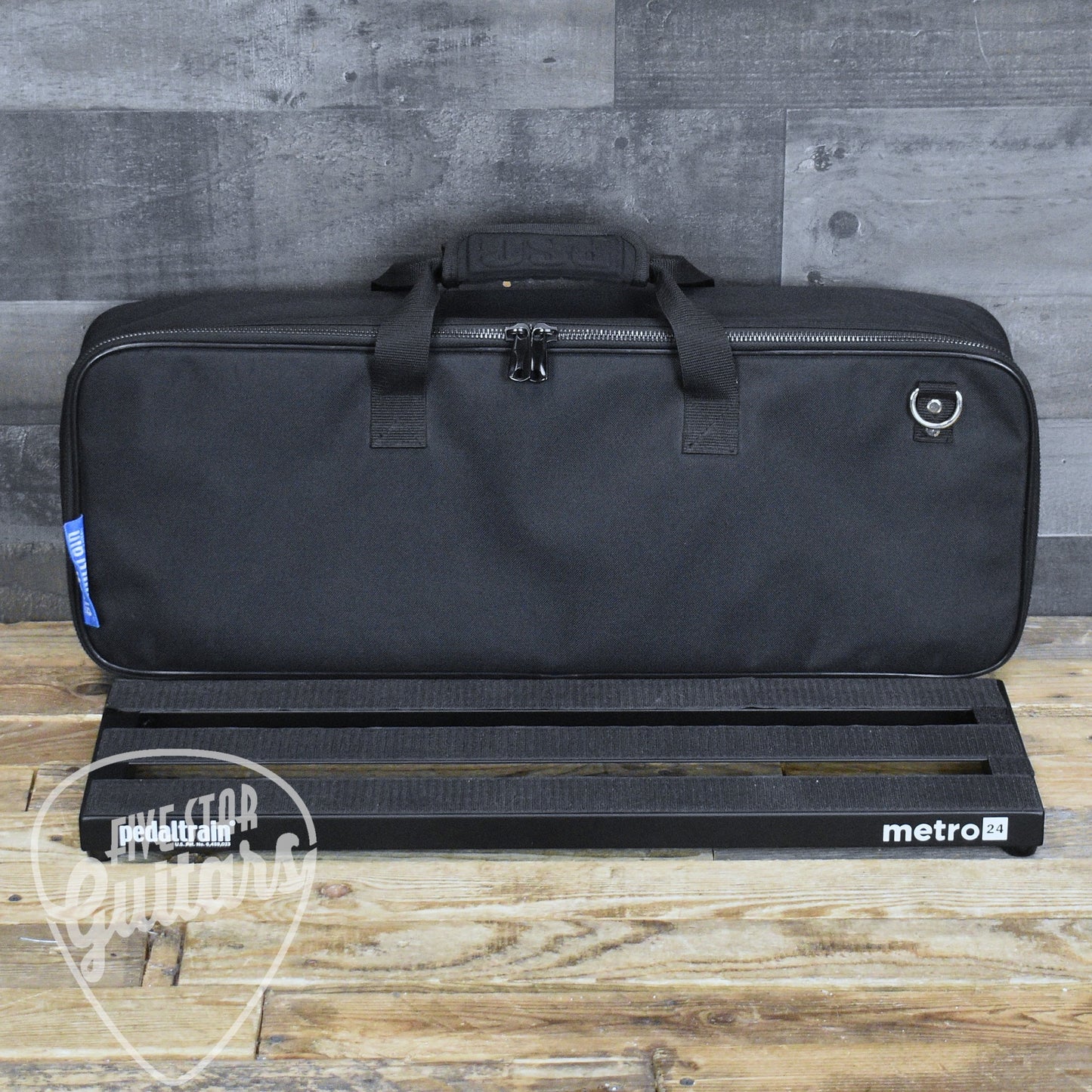 Pre-Owned Pedaltrain Metro 24 - with Soft Case