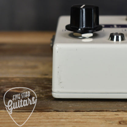 Pre-Owned Red Witch Deluxe Moon Phaser Pedal