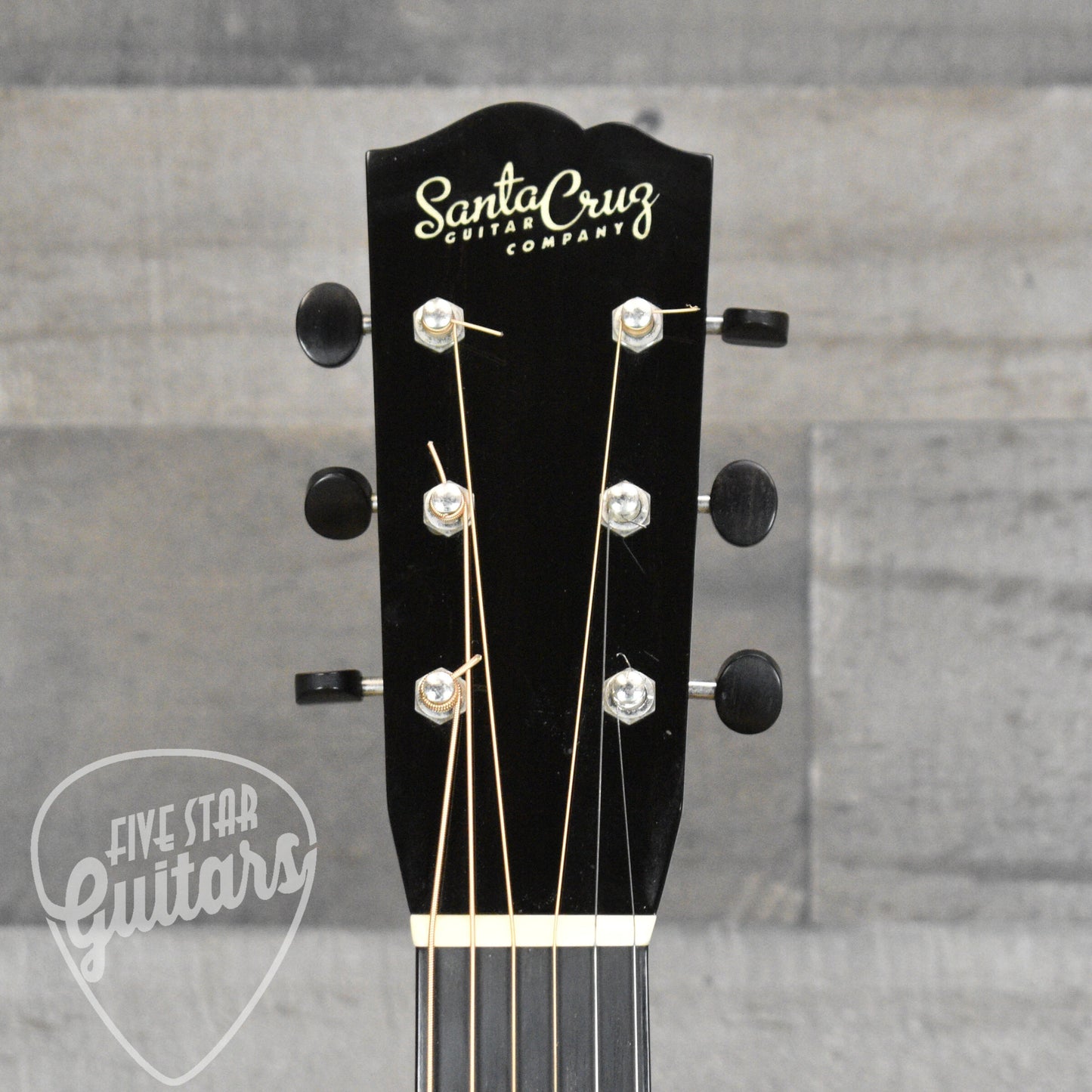 Pre-Owned Santa Cruz 1929-00 - with Hard Shell Case