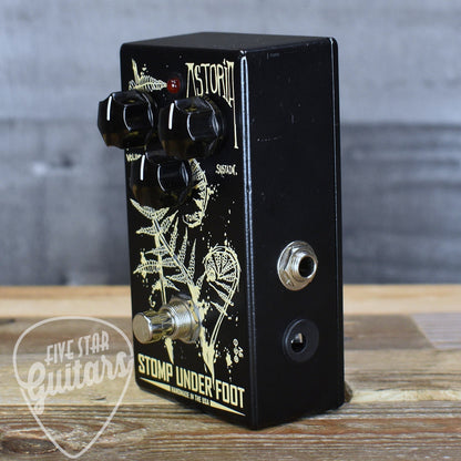 Pre-Owned Stomp Under Foot Astoria
