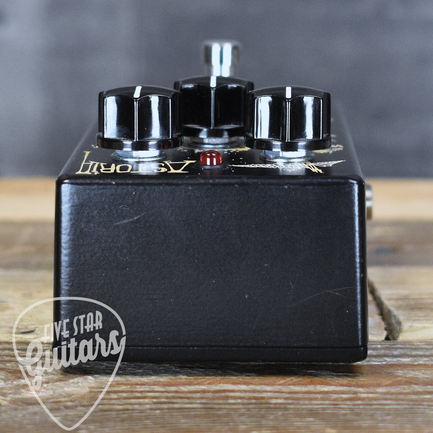 Pre-Owned Stomp Under Foot Astoria