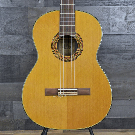 Pre-Owned Takamine C-132S - Natural with Hard Shell Case