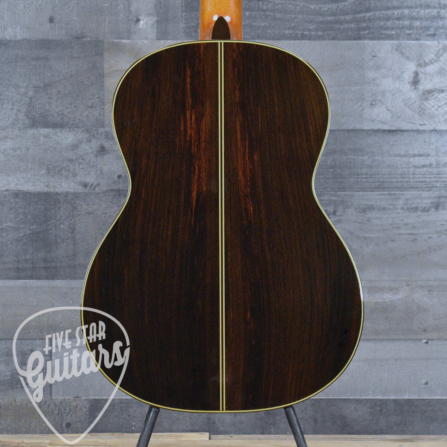 Pre-Owned Takamine C-132S - Natural with Hard Shell Case