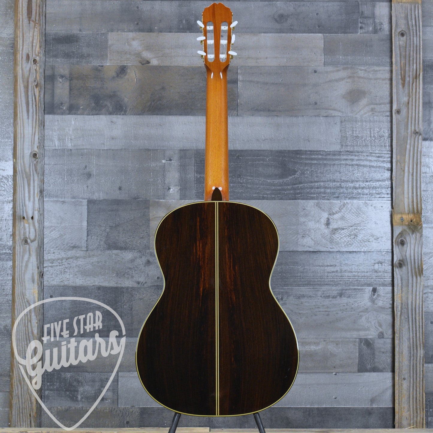 Pre-Owned Takamine C-132S - Natural with Hard Shell Case