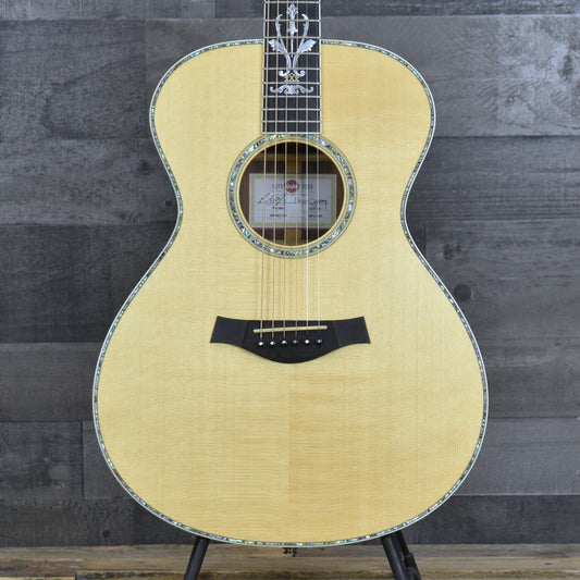 Pre-Owned Taylor 30th Anniversary XXX-KE - Natural with Hardshell Case