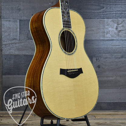 Pre-Owned Taylor 30th Anniversary XXX-KE - Natural with Hardshell Case