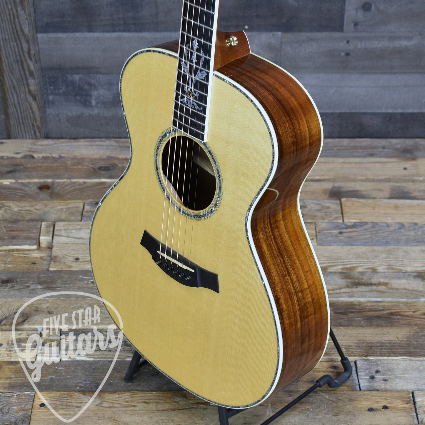 Pre-Owned Taylor 30th Anniversary XXX-KE - Natural with Hardshell Case