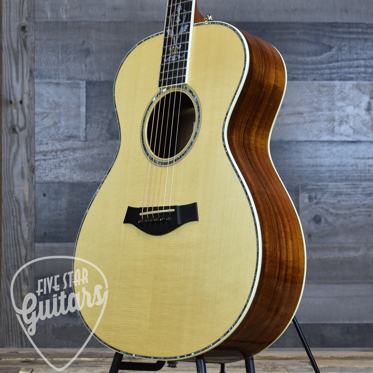 Pre-Owned Taylor 30th Anniversary XXX-KE - Natural with Hardshell Case