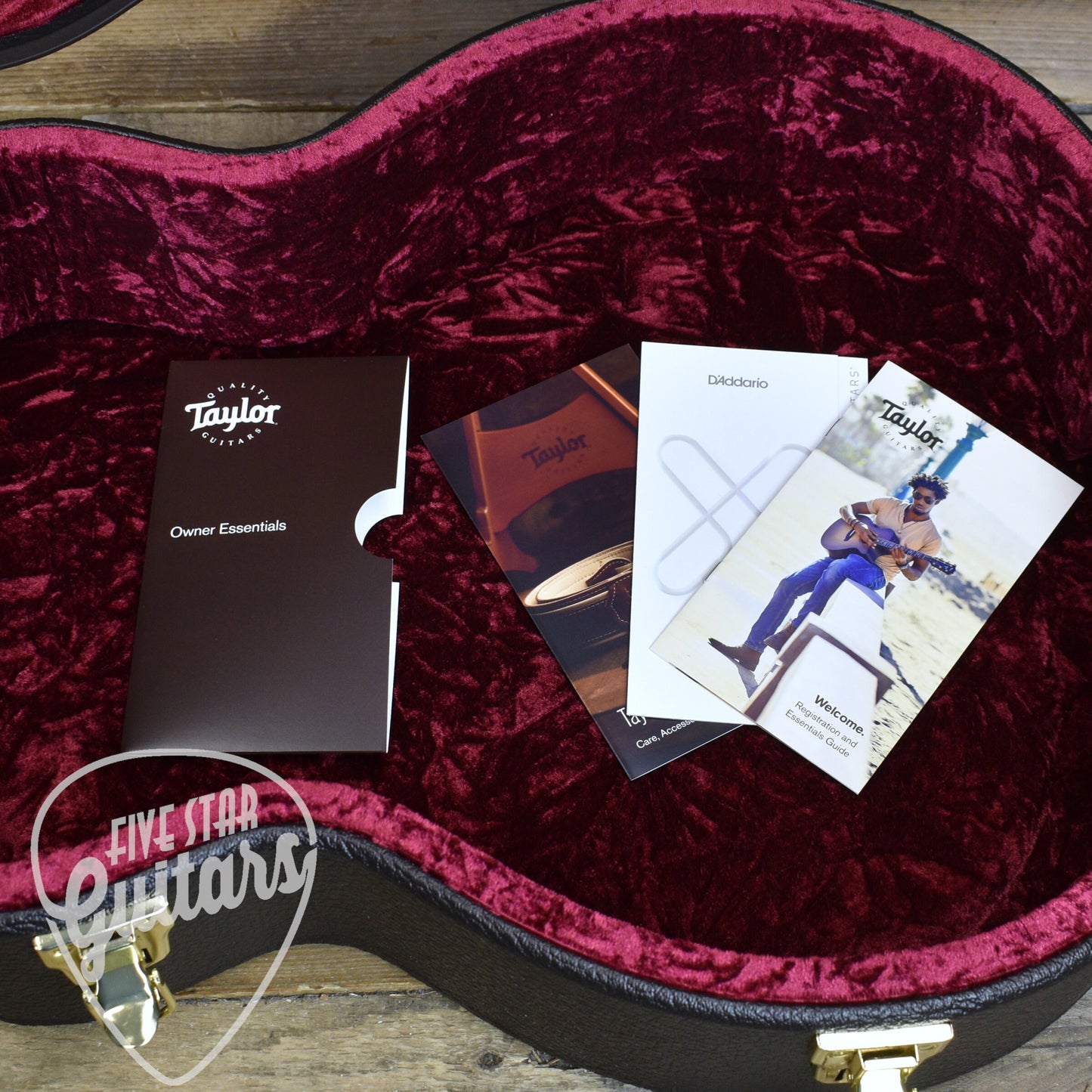 Pre-Owned Taylor Custom 414ce Grand Auditorium - Natural with Hard Shell Case - Five Star Select