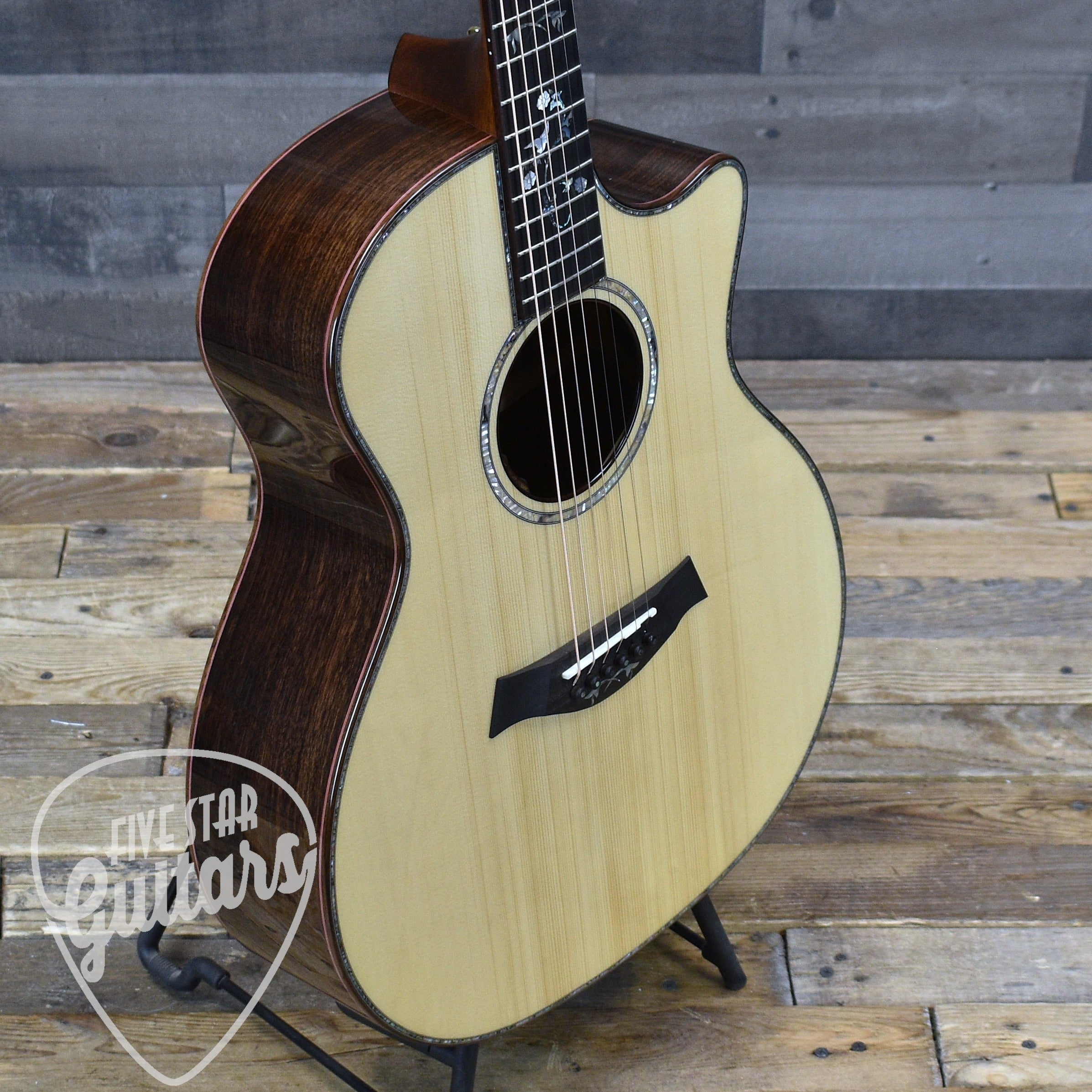 Pre-Owned Taylor Legacy 914ce - Natural with Hard Shell Case