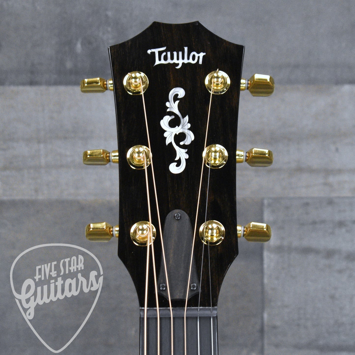 Pre-Owned Taylor Sunset Blvd. 714ce - Shaded Edge Burst with Hard Shell Case