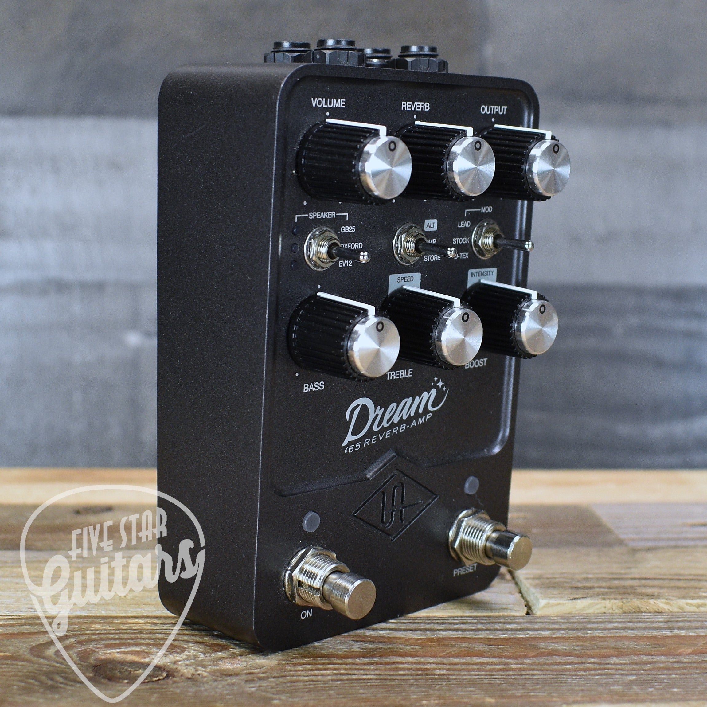 ギター Universal Audio Dream '65 Reverb Amp Pre-Owned Universal Audio Dream '65 Reverb Amp Pedal – Five Star
