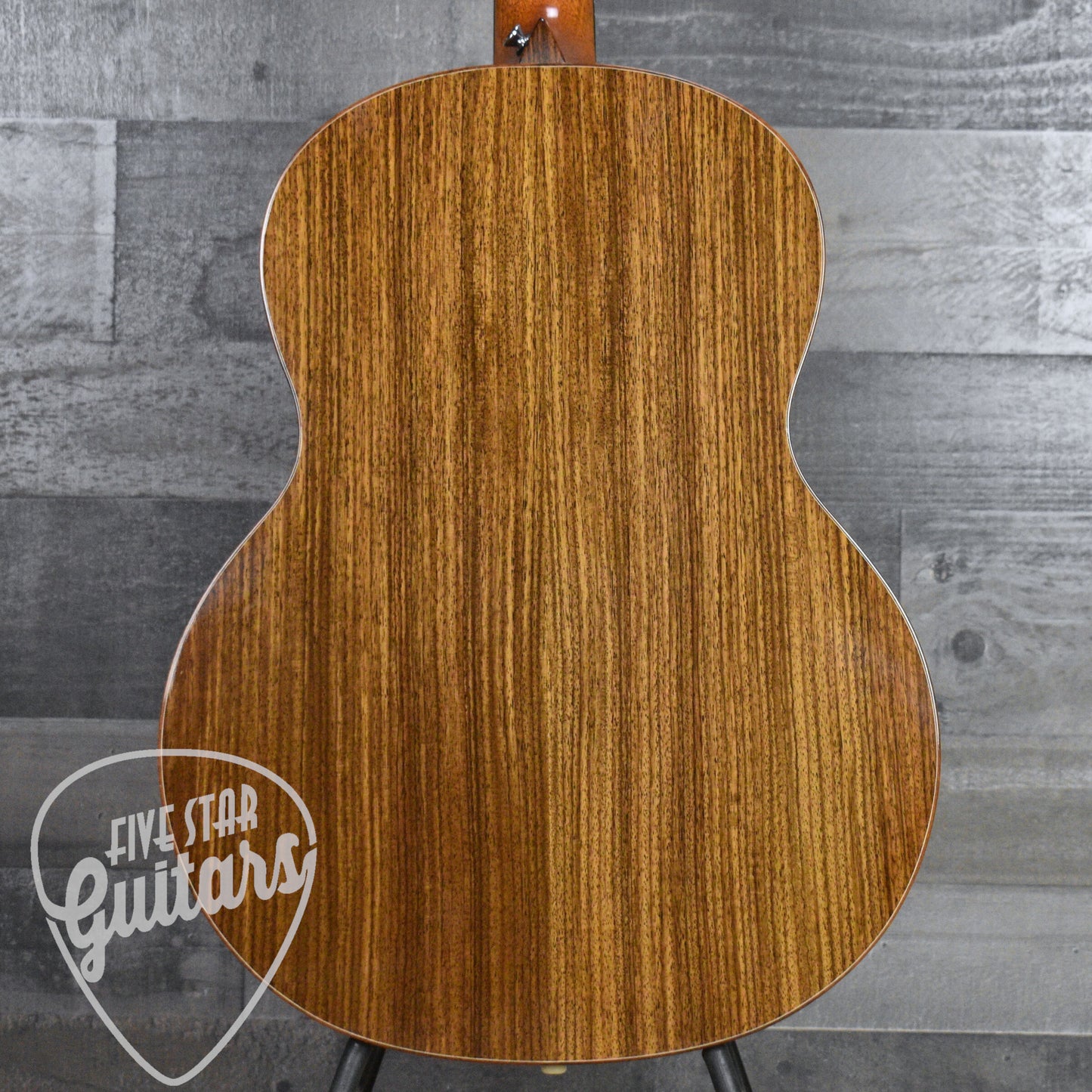 Pre-Owned Webber Roundbody with Hard Shell Case