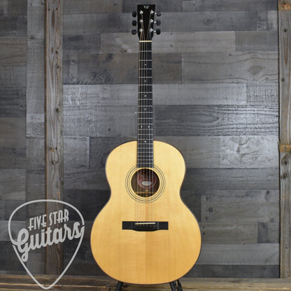 Pre-Owned Webber Roundbody with Hard Shell Case