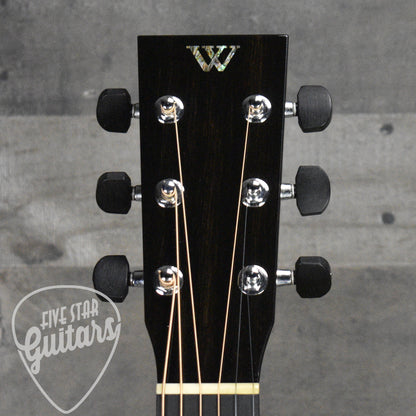 Pre-Owned Webber Roundbody with Hard Shell Case