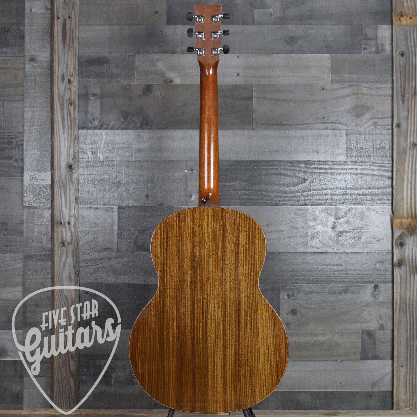 Pre-Owned Webber Roundbody with Hard Shell Case