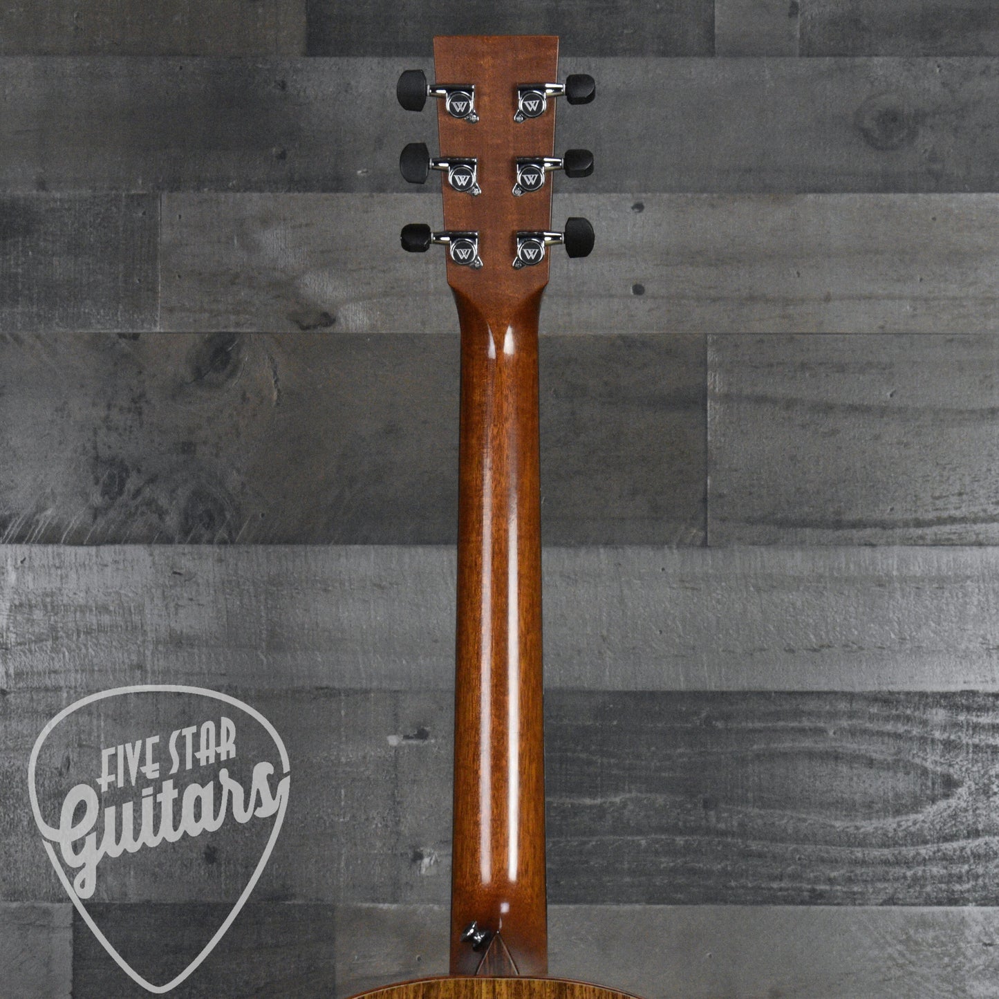 Pre-Owned Webber Roundbody with Hard Shell Case