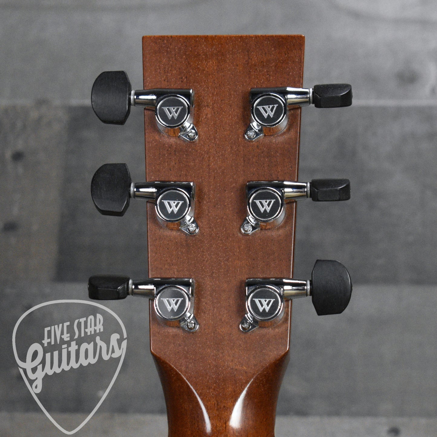 Pre-Owned Webber Roundbody with Hard Shell Case