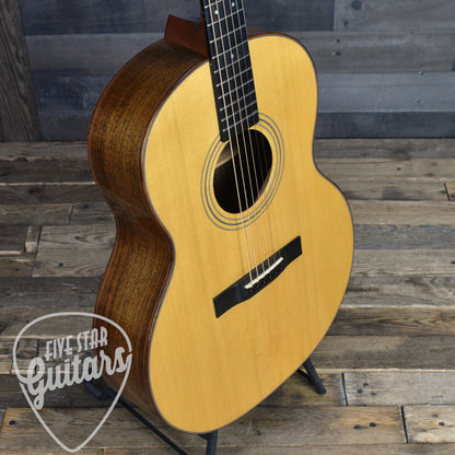 Pre-Owned Webber Roundbody with Hard Shell Case
