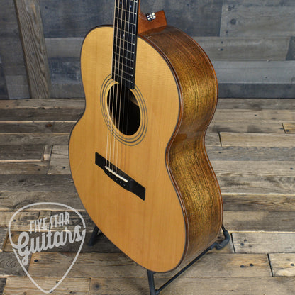 Pre-Owned Webber Roundbody with Hard Shell Case