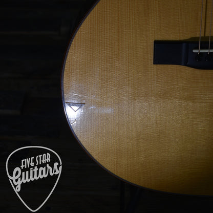 Pre-Owned Webber Roundbody with Hard Shell Case