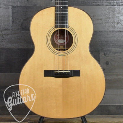 Pre-Owned Webber Roundbody with Hard Shell Case