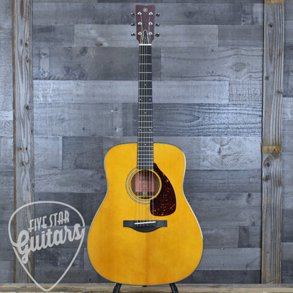Pre-Owned Yamaha FG5 - Natural with Hardshell Case