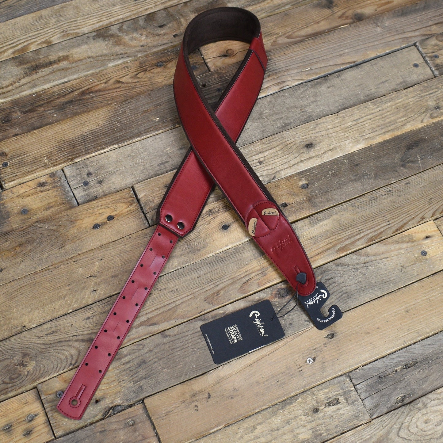 RightOn! Mojo Charm - Red