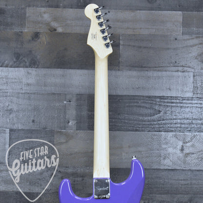 Squier Sonic Stratocaster Laurel Fingerboard White Pickguard - Ultraviolet