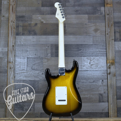 Squier Sonic Stratocaster Maple Fingerboard White Pickguard - 2-Color Sunburst