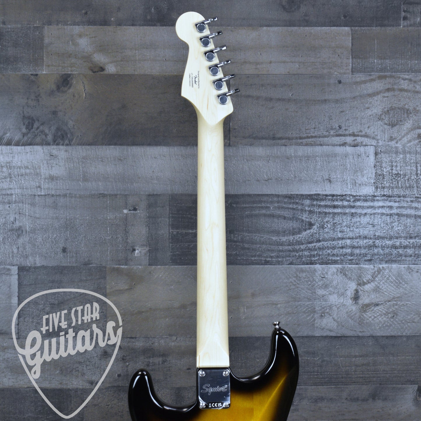 Squier Sonic Stratocaster Maple Fingerboard White Pickguard - 2-Color Sunburst