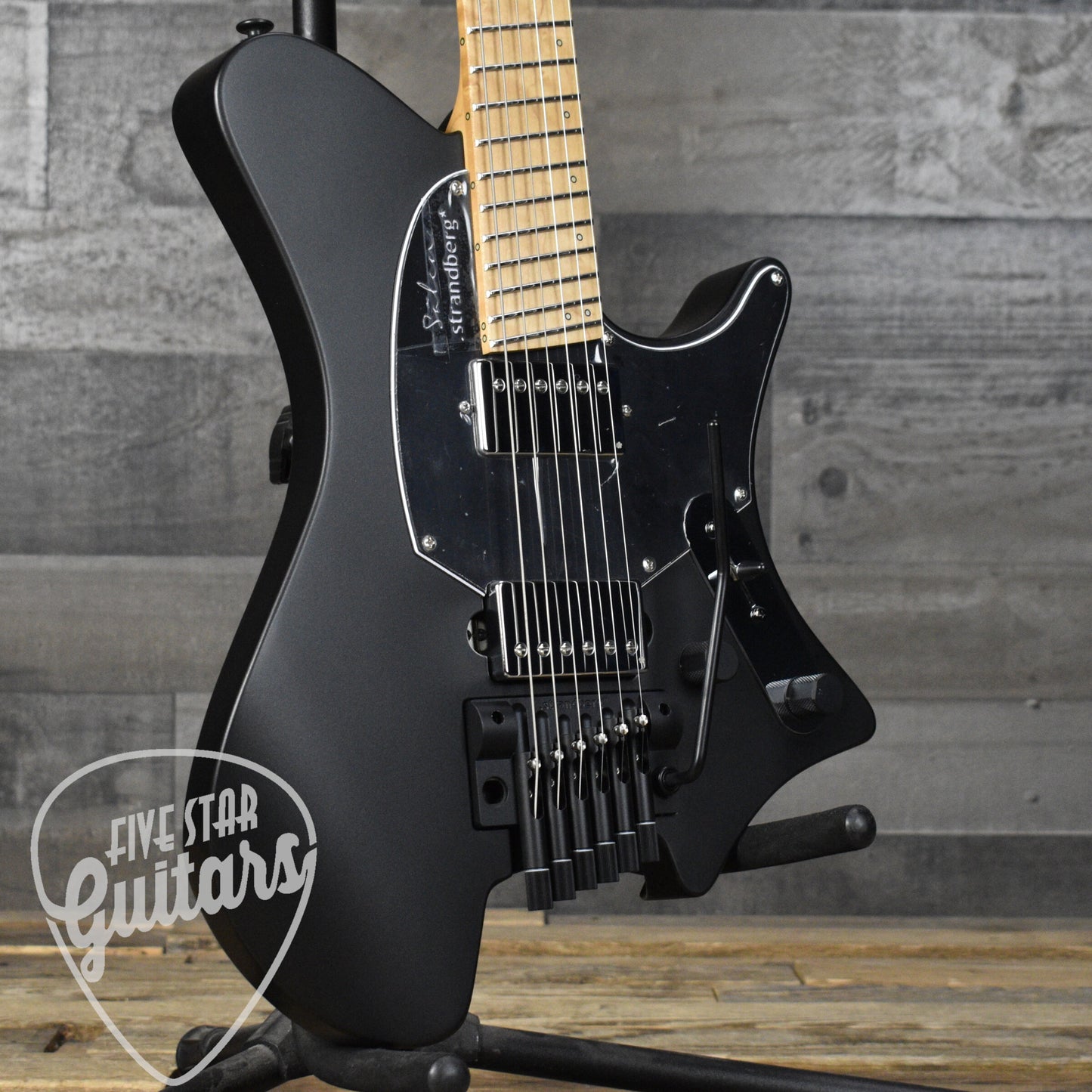 Strandberg Salen Classic NX 6 Tremolo -  Black with Gig Bag
