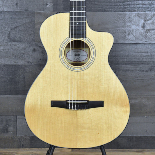 Taylor 112ce-N Grand Concert Sitka/Sapele - Natural with Gig Bag