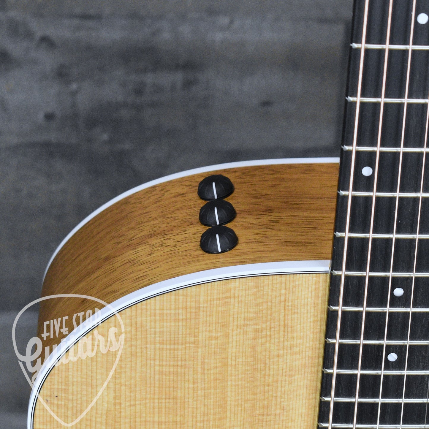 Taylor 214ce-K Sitka/Koa with Gig Bag