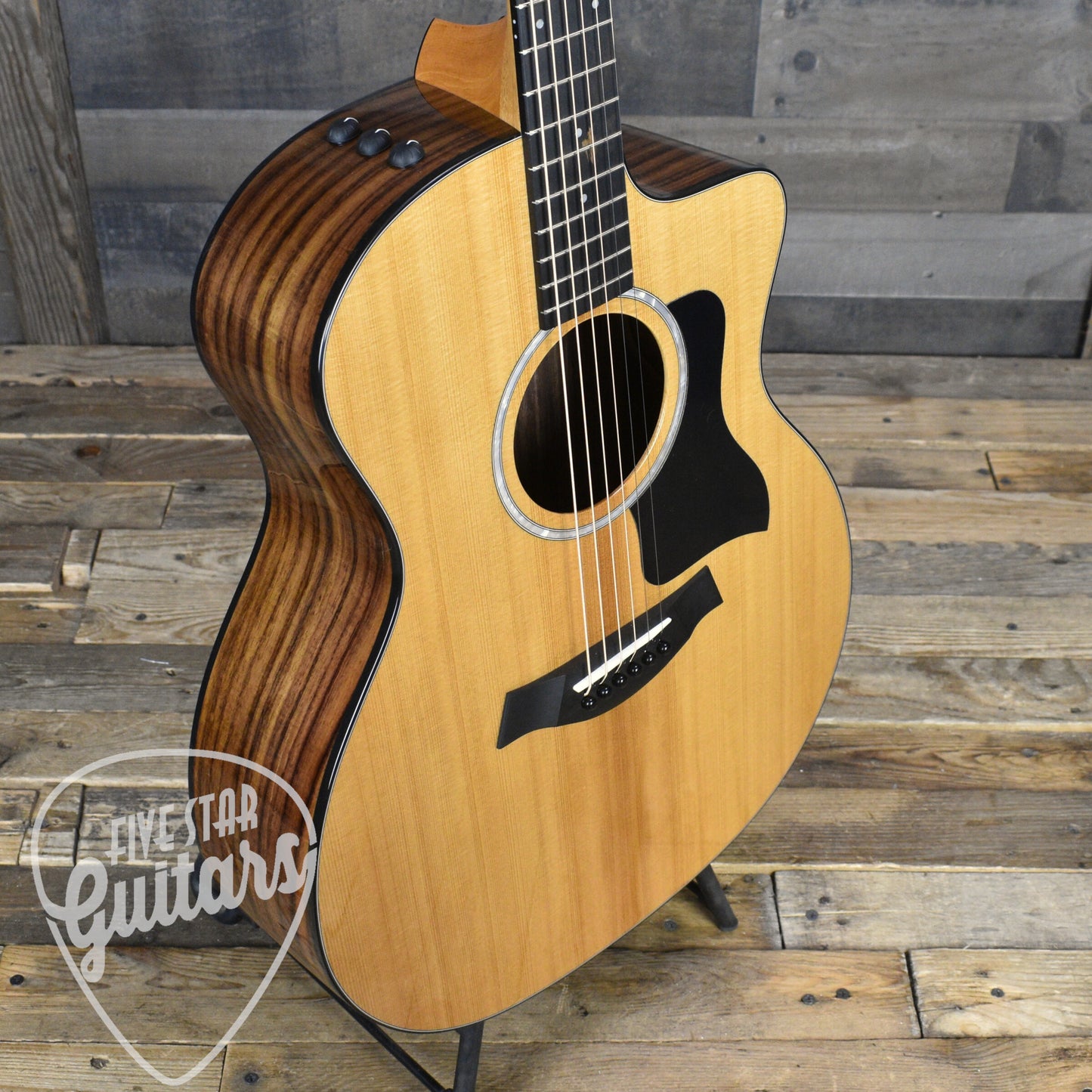 Taylor 214ce Plus with Aerocase