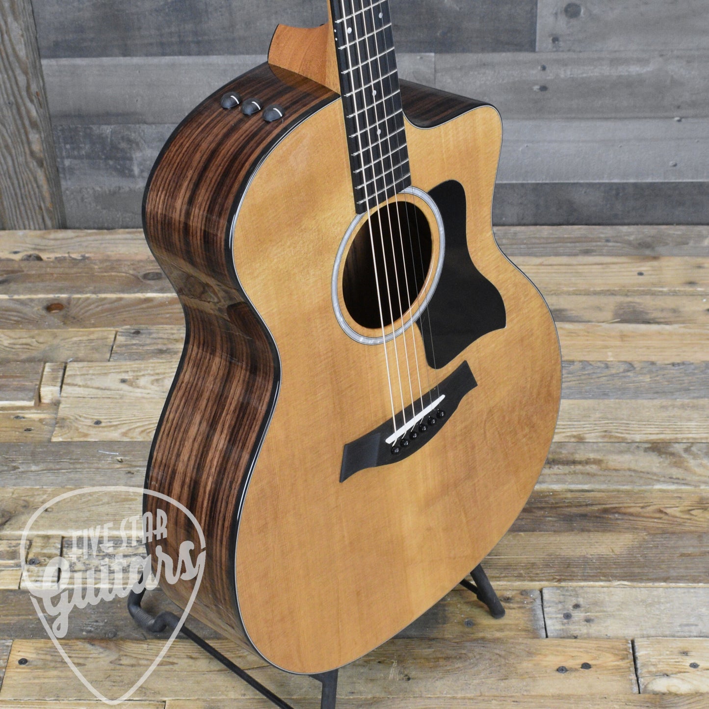 Taylor 214ce Plus with Aerocase