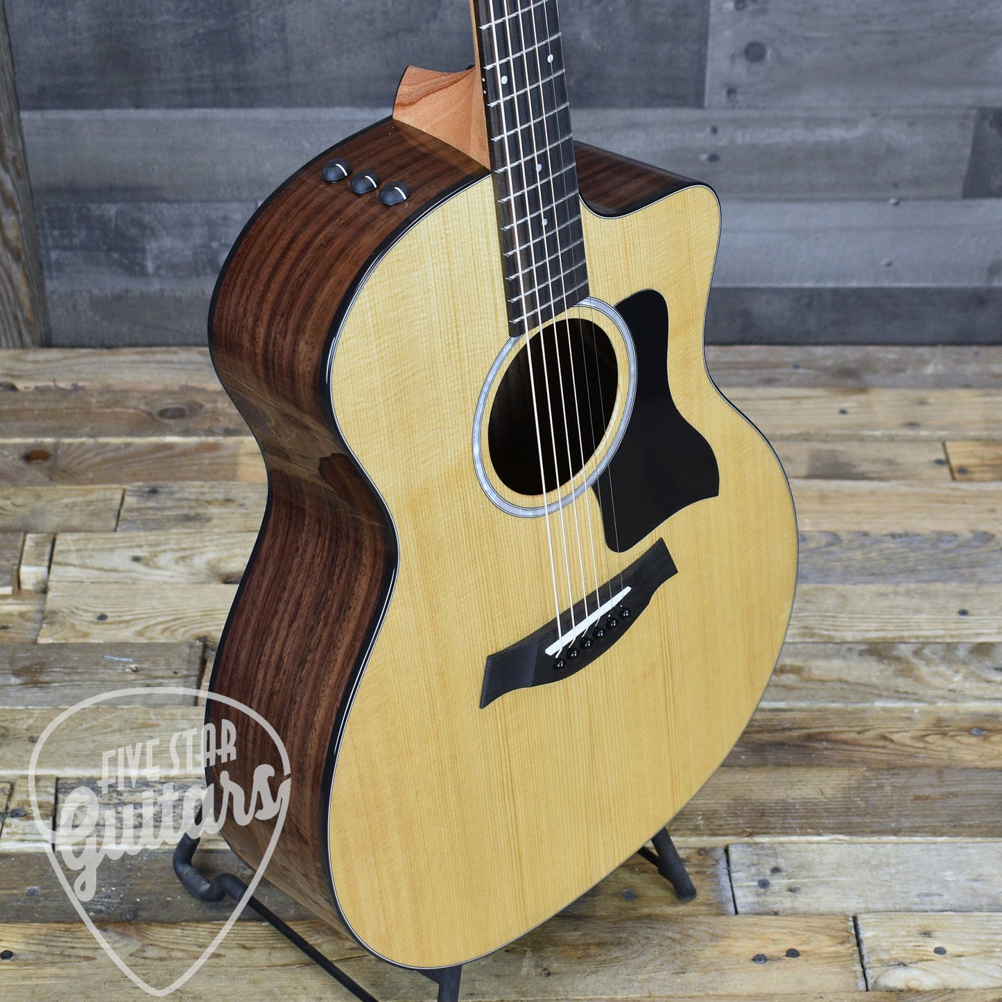 Taylor 214ce Plus with Aerocase