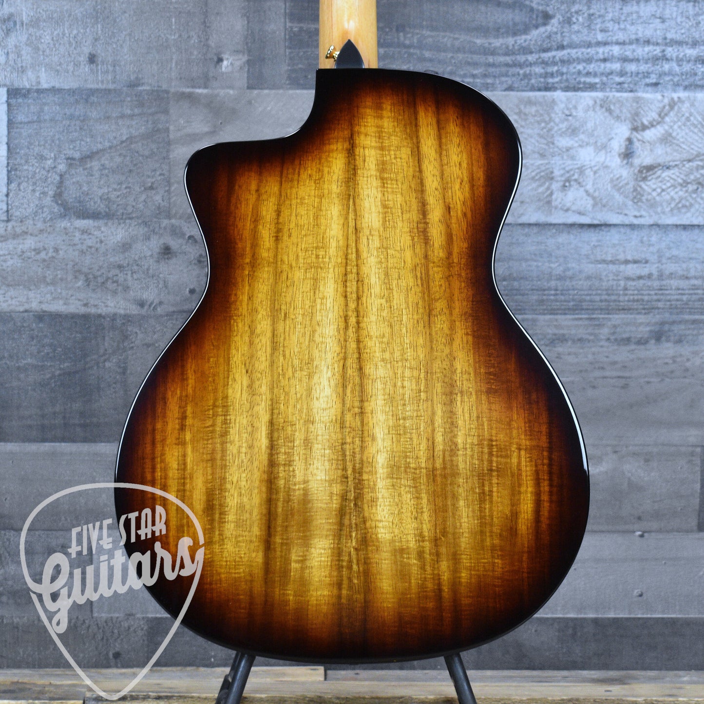 Taylor 224ce-K DLX 2024 - Shaded Edgeburst with Hard Shell Case