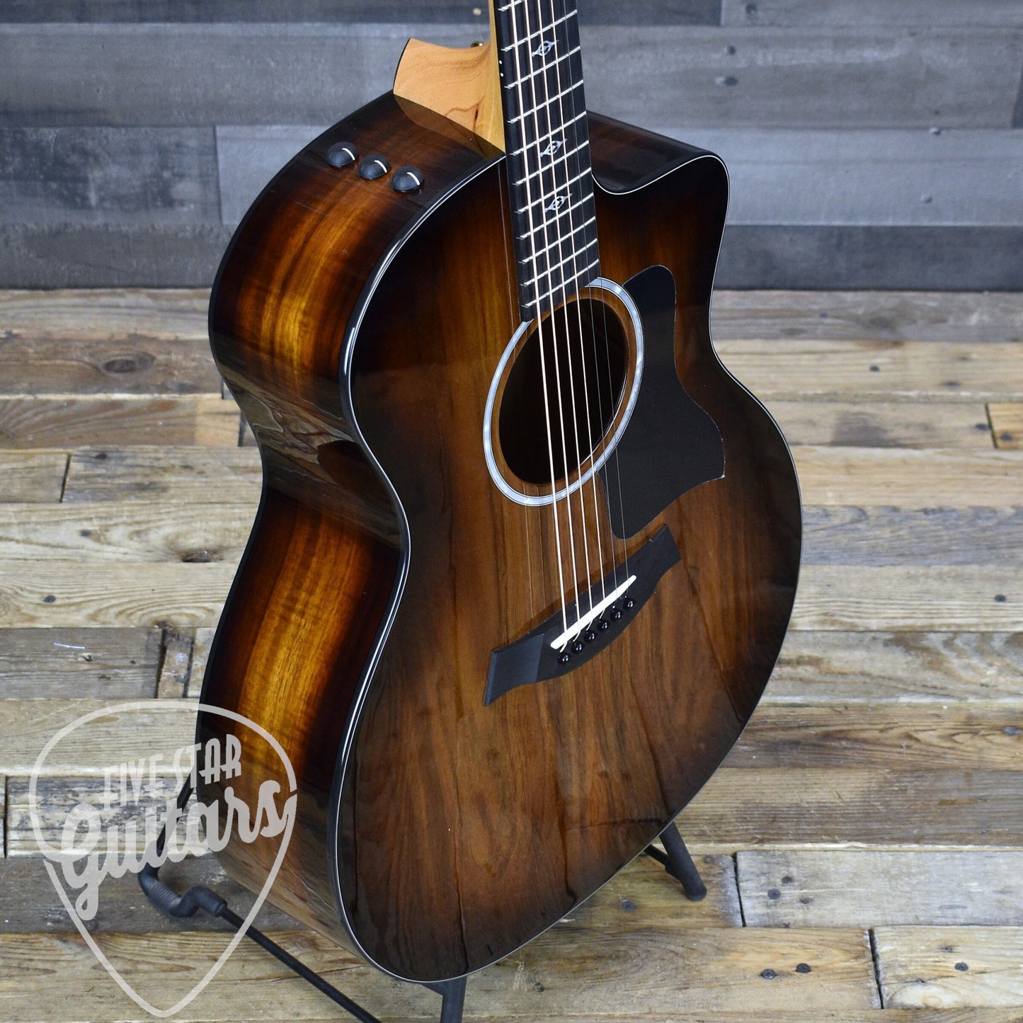 Taylor 224ce-K DLX 2024 - Shaded Edgeburst with Hard Shell Case